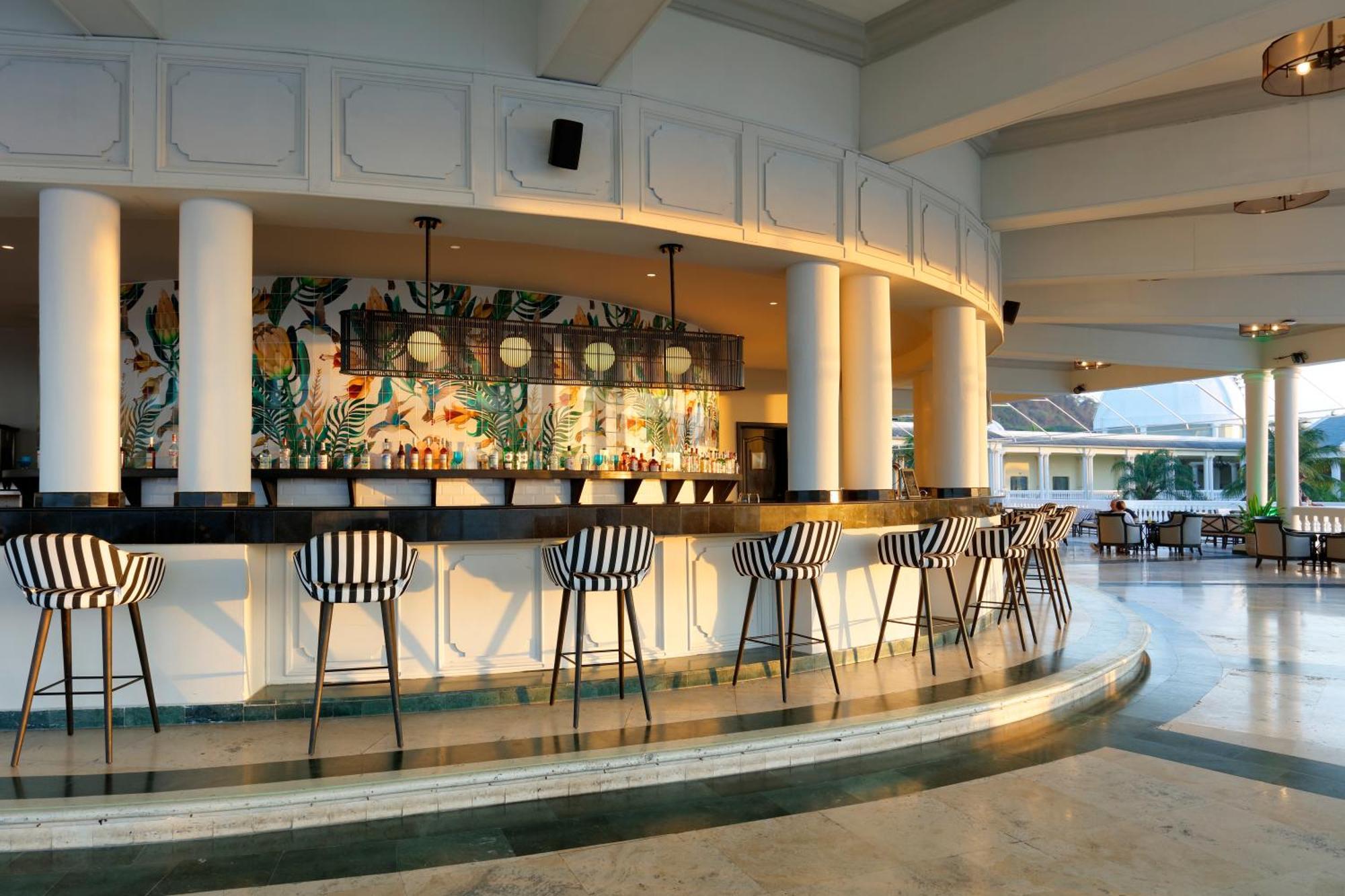 The Signature Level At Grand Palladium Lady Hamilton Resort & Spa Lucea Exterior photo