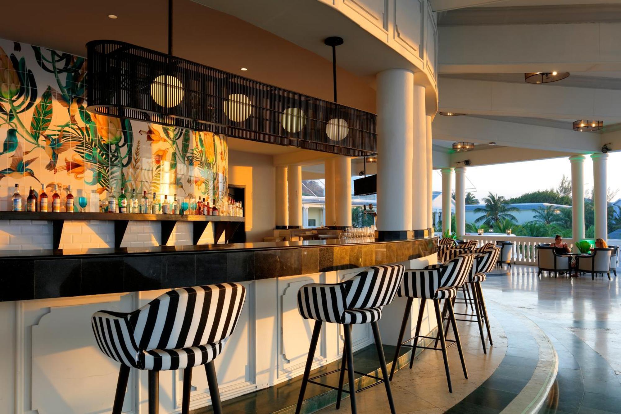 The Signature Level At Grand Palladium Lady Hamilton Resort & Spa Lucea Exterior photo